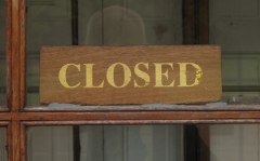 closed sign at Kendoow House, London