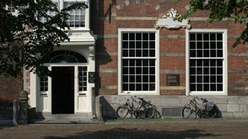 The entrance to the Delft Archives (Gemeentearchief Delft) on Oude Delft 
