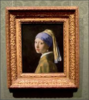 http://www.essentialvermeer.com/interviews_newsletter/images/frame_girl_with_a_pearl_earring.jpg